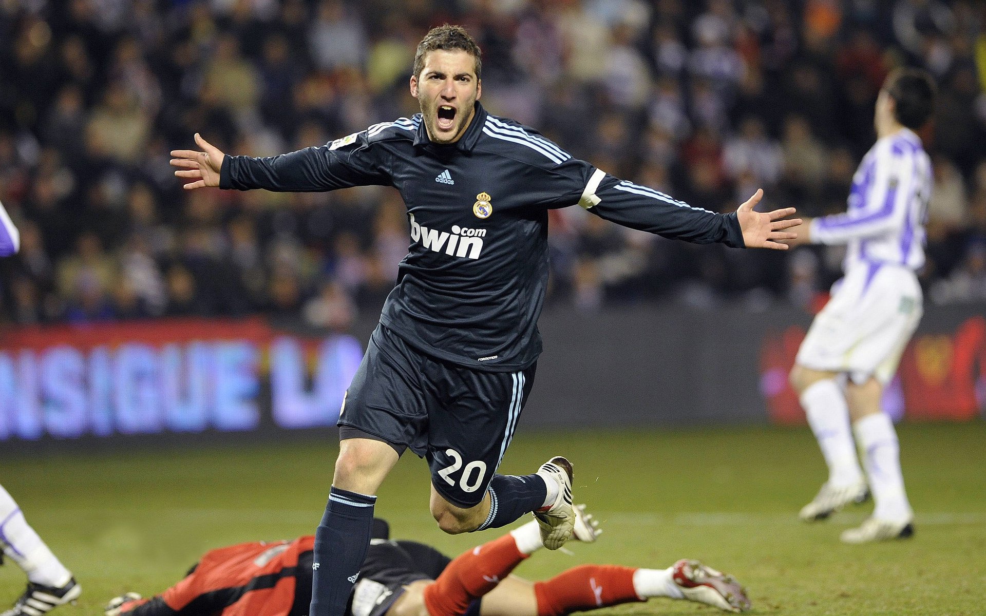 奇迹再次上演！逆转战役燃爆赛场！，奇迹转身在哪里转